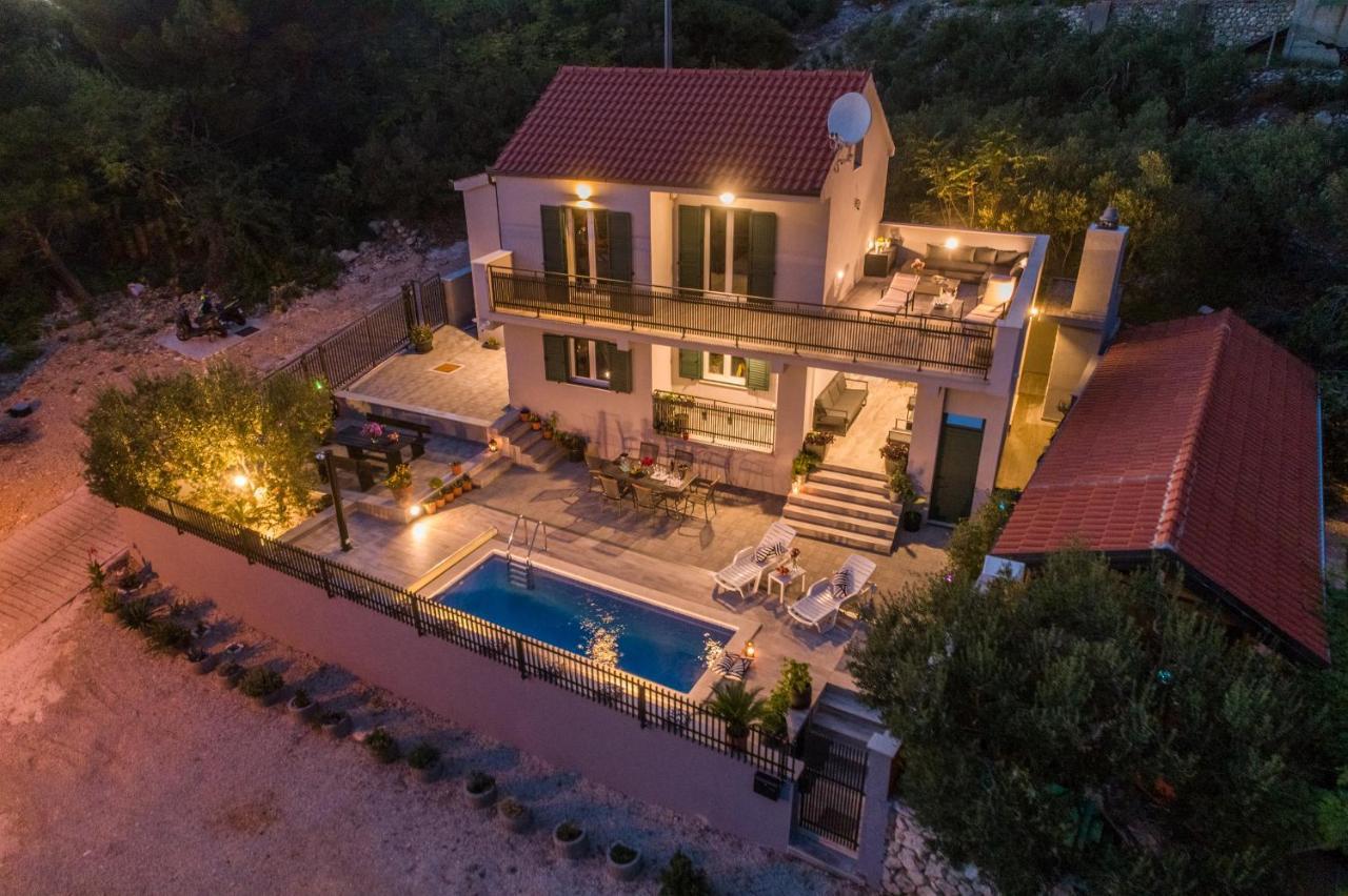 Villa Unique กราดัซ ภายนอก รูปภาพ