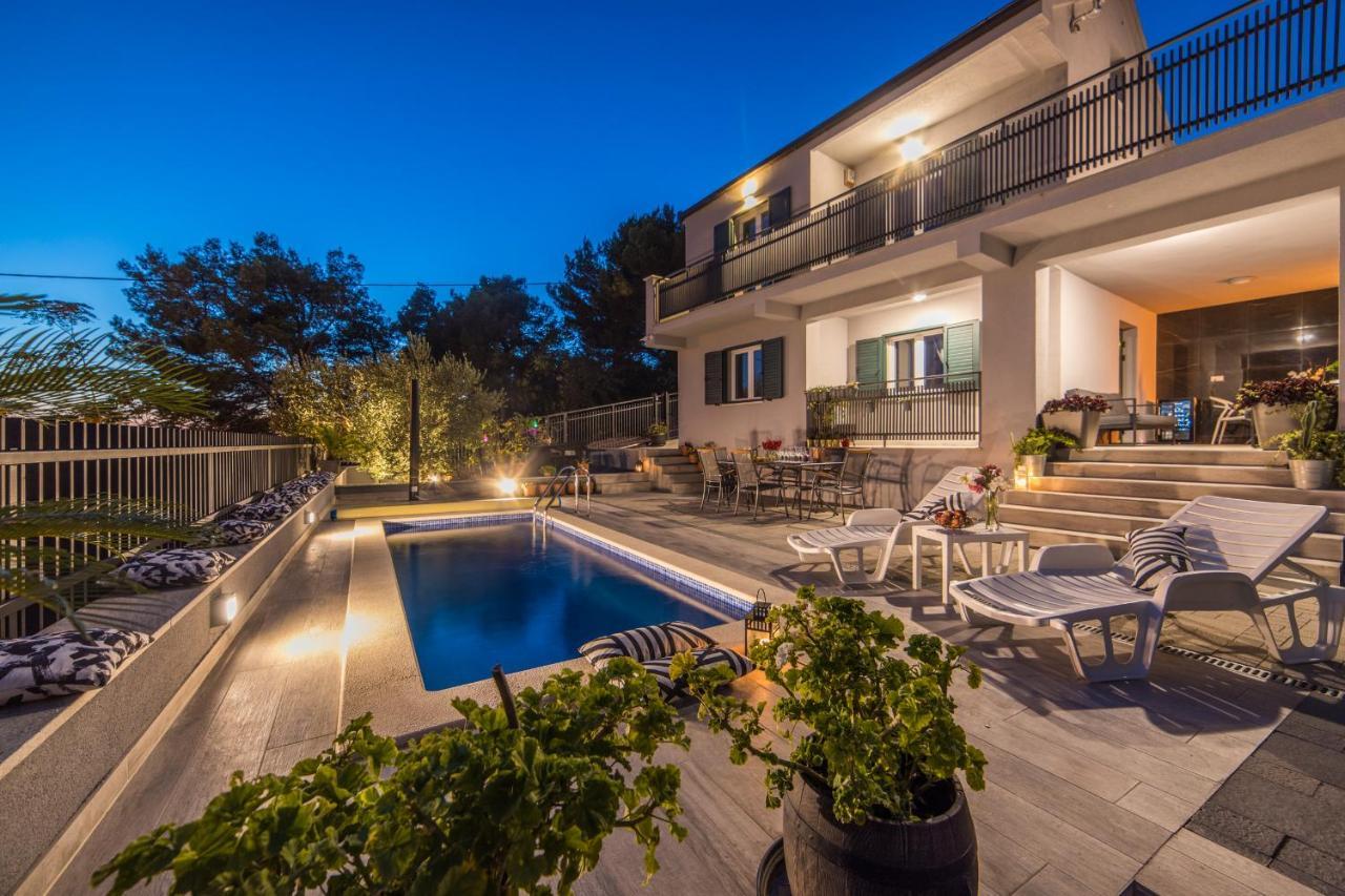 Villa Unique กราดัซ ภายนอก รูปภาพ