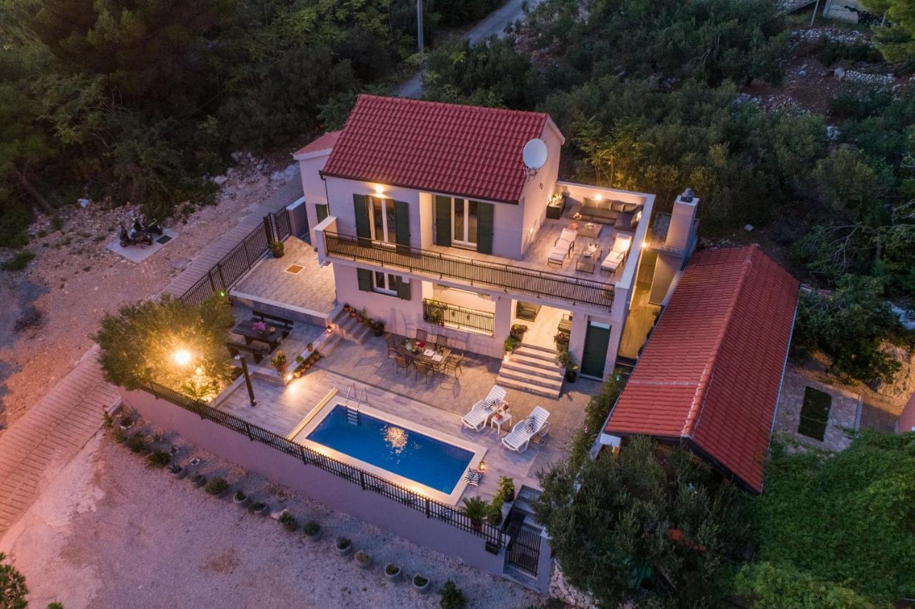 Villa Unique กราดัซ ภายนอก รูปภาพ